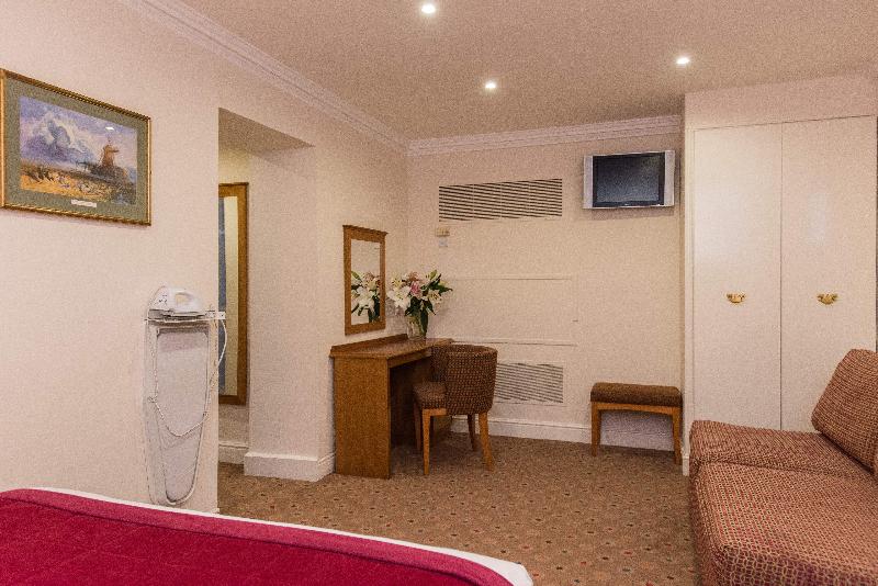 اتاق استاندارد چهار تخته, Byron