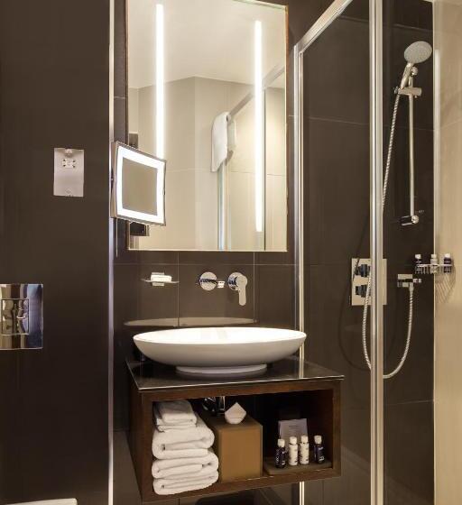 Номер Премиум Индивидуальный, Montcalm Piccadilly Townhouse, London West End