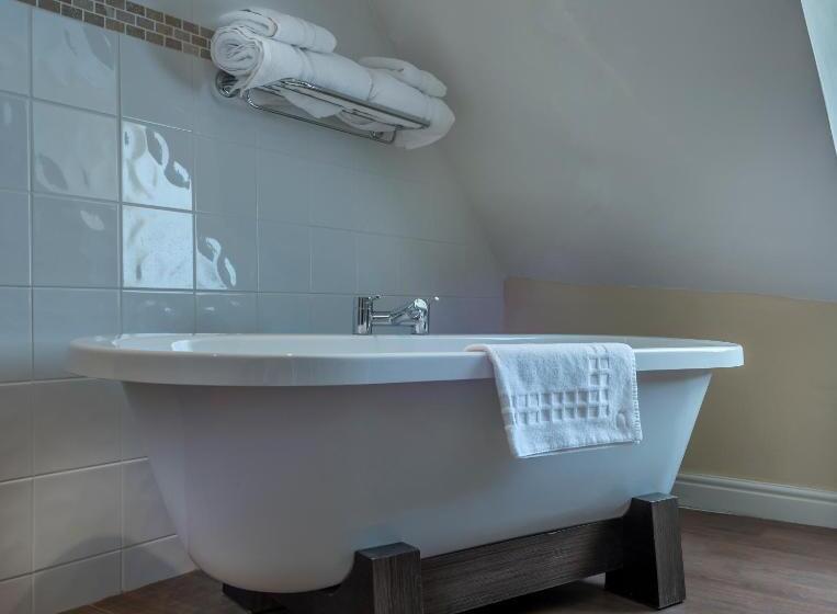 Люкс Повышенной Комфортности, The Talbot Hotel, Oundle , Near Peterborough