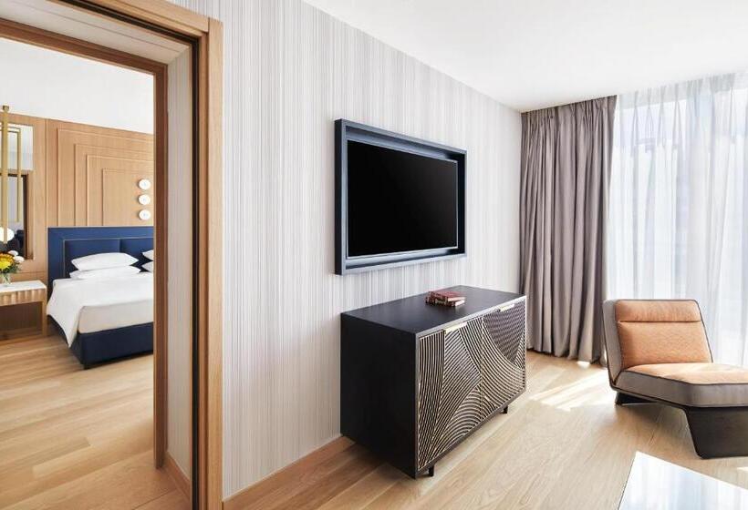 Семейный Номер Премиум, Grand Hyatt Athens