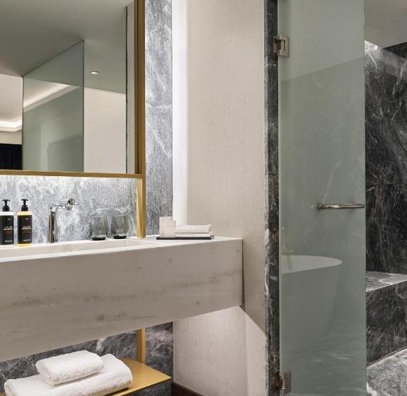 Люкс с Бассейном, Grand Hyatt Athens