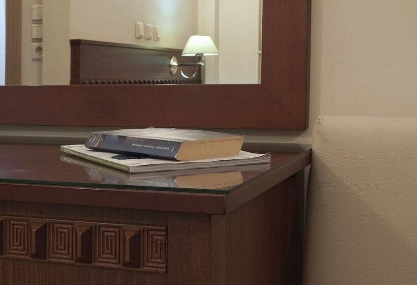 Номер Стандарт, Triton Hotel Piraeus