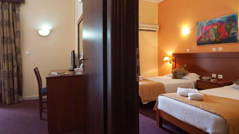 Семейный Номер, Triton Hotel Piraeus