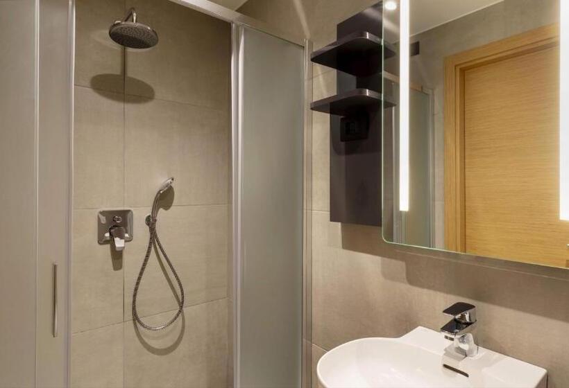 اتاق استاندارد, B&B HOTEL Como Baradello