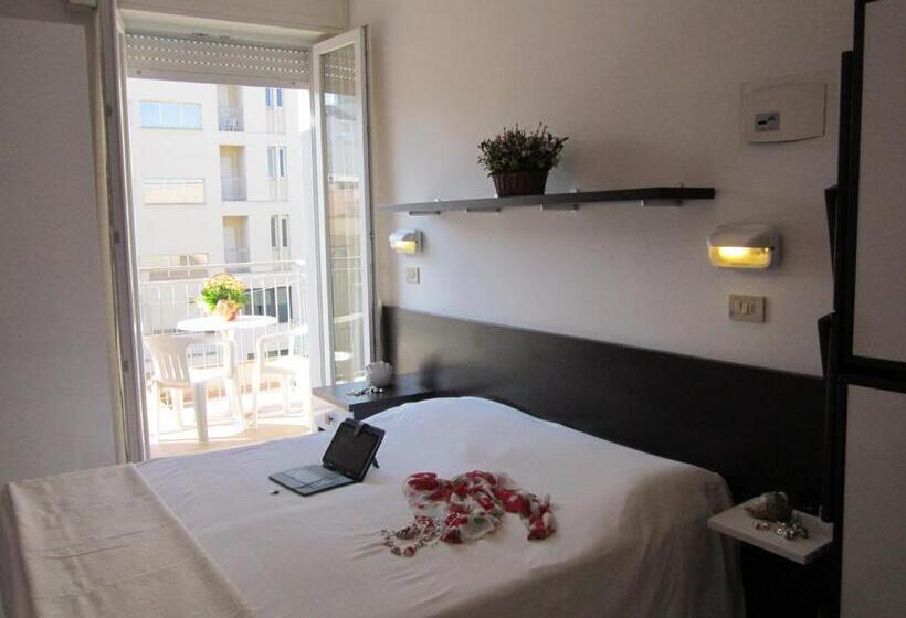 اتاق استاندارد چهار تخته, Des Bains