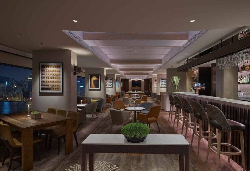 سوئیت با چشم‌انداز, New World Millennium Hong Kong