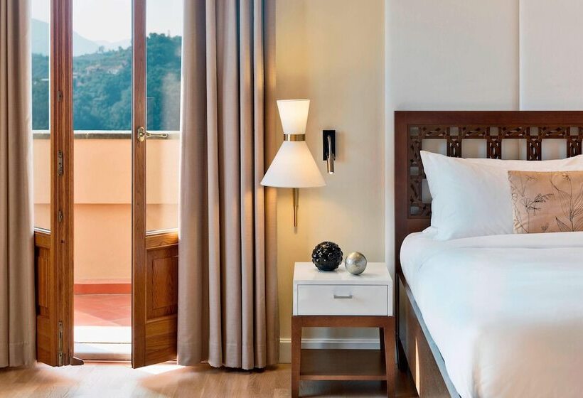 Номер Deluxe с Видом, Renaissance Tuscany Il Ciocco Resort & Spa