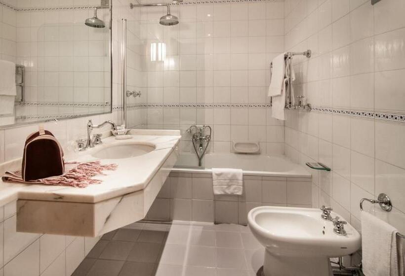 اتاق استاندارد سه نفره, Grand Hotel Bastiani