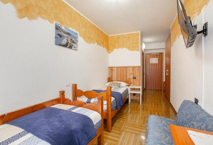 Quarto Estandar com Vistas, Biancospino