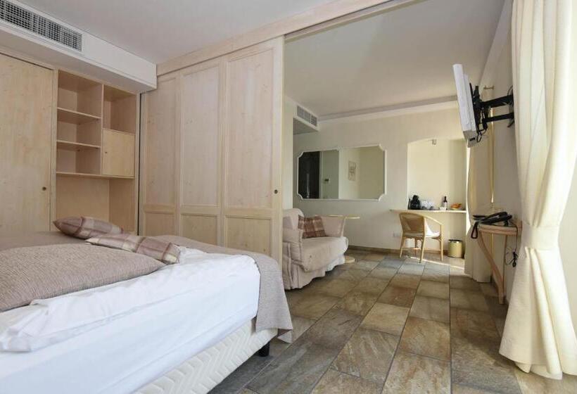 Полулюкс с Балконом, Relais Villa Porta