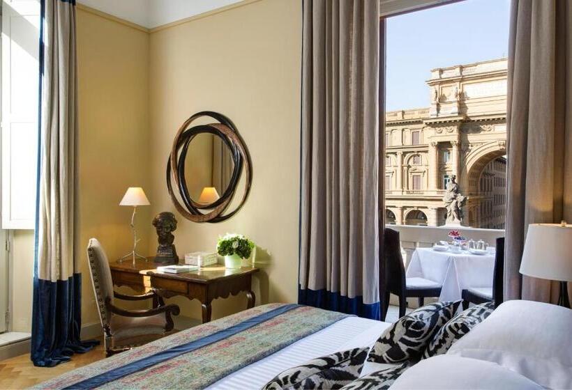 带阳台套房, Rocco Forte Hotel Savoy