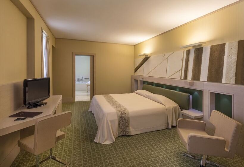 اتاق اجرایی سه نفره, Risorgimento Resort