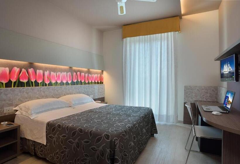Junior Suite, Clipper
