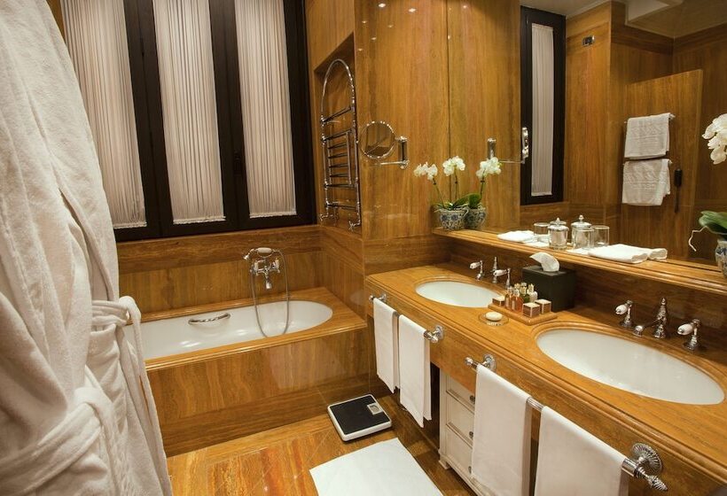 سوییت جونیور, De La Ville Monza   Small Luxury Hotels Of The World