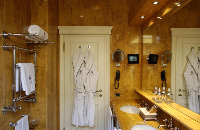 سوییت, De La Ville Monza   Small Luxury Hotels Of The World
