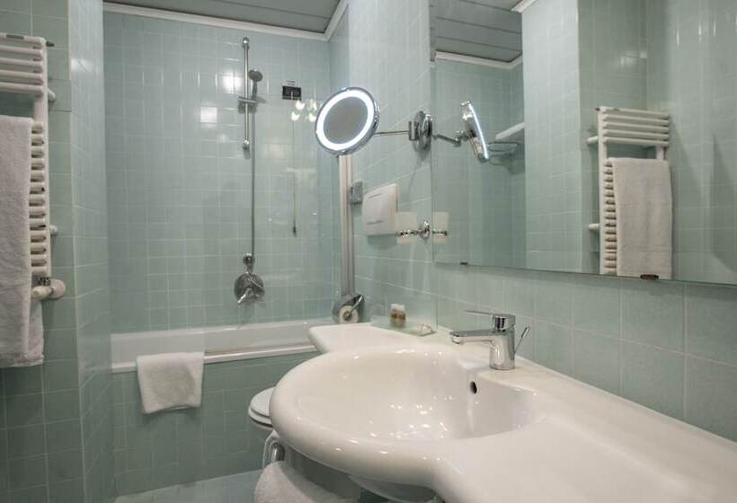Superior Room, Milani