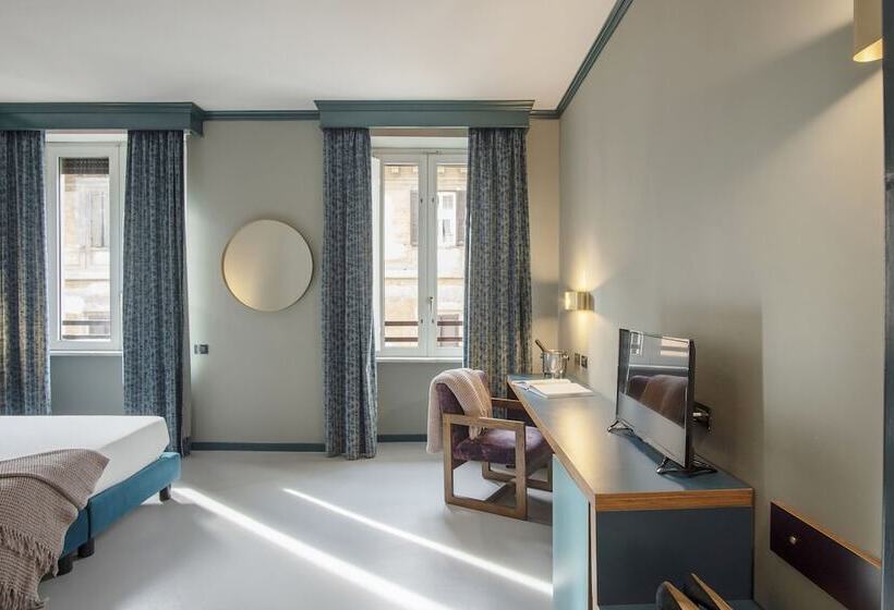 Superior Room, Milani