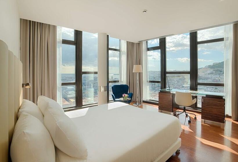 Habitación Premium Vista al Mar., NH Napoli Panorama