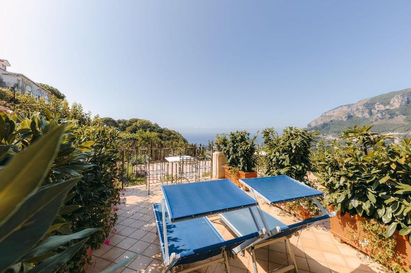 اتاق لوکس با چشم‌انداز دریا, Villa Maria