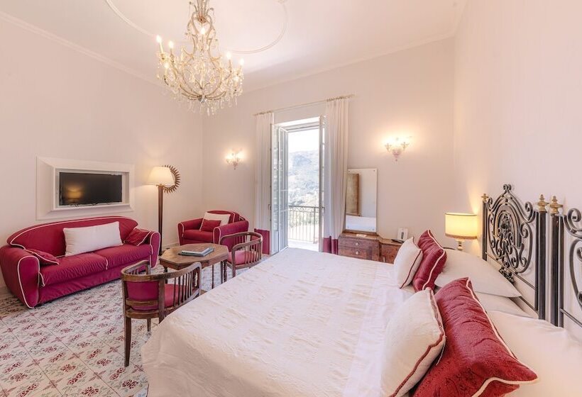 اتاق لوکس با چشم‌انداز دریا, Villa Maria