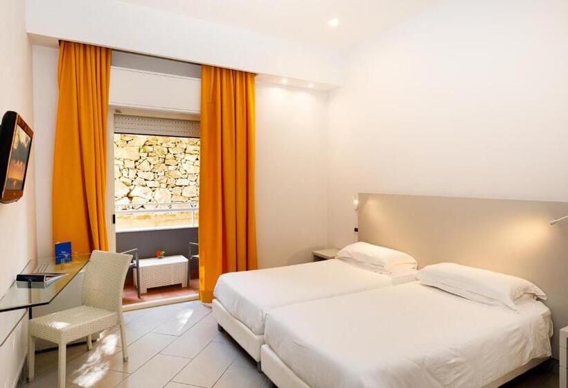 经济房, Art Hotel Gran Paradiso