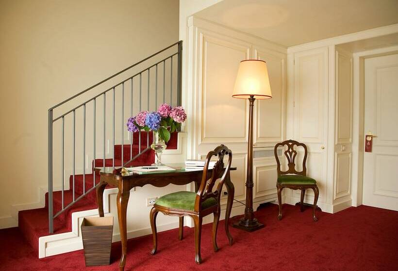 سوئیت جونیور دلوکس با چشم‌انداز, Grand Hotel Majestic