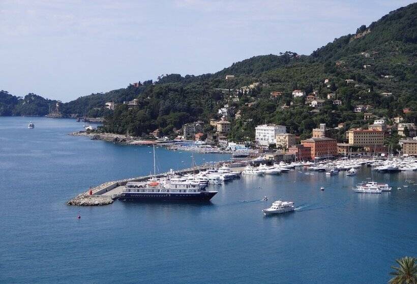 Номер Стандарт Вид на Море, Imperiale Palace