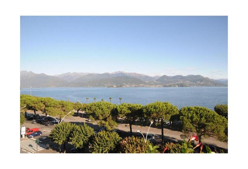 Quarto Estandar Vista Lago, Italie Et Suisse
