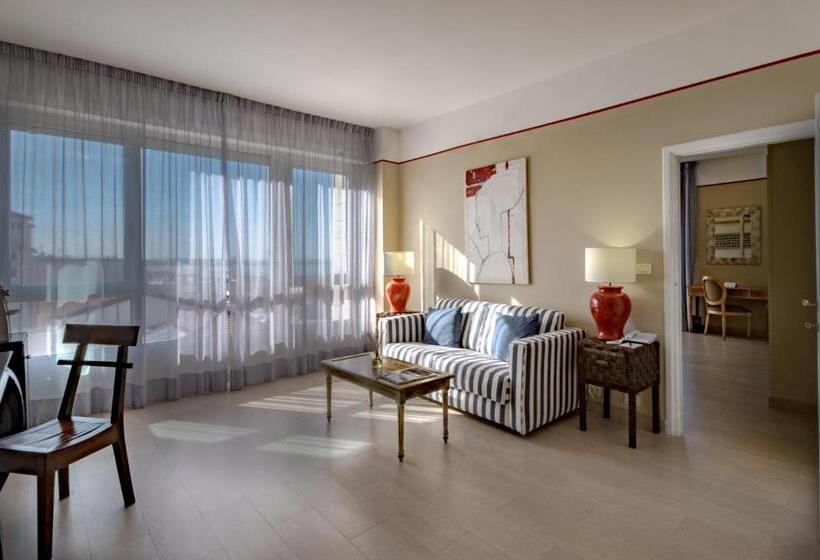 Deluxe Suite Sea View, Sina Astor