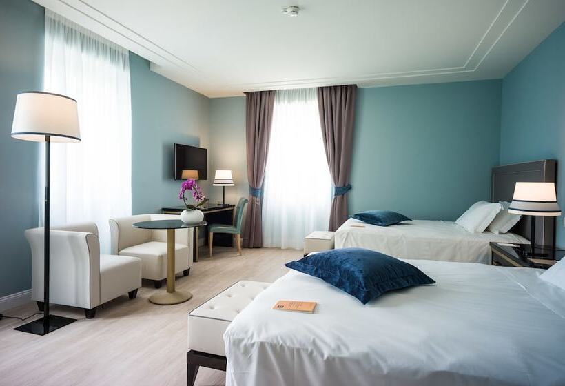 スタンダード４人部屋, Turin Palace