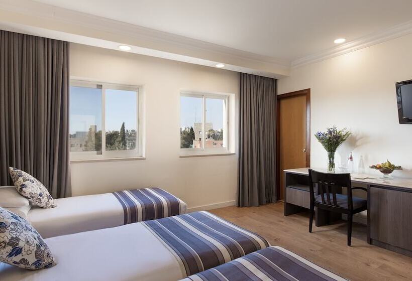 Chambre Triple Standard, Ambassador