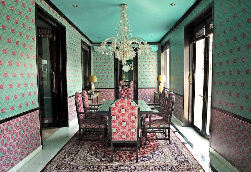 标准间, Rajmahal Palace Raas