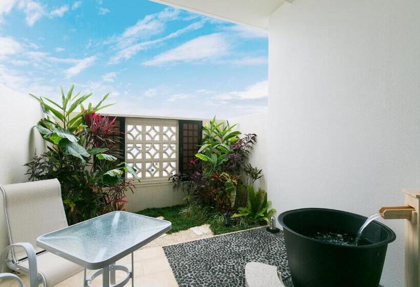 Номер Премиум Вид на Сад, Sheraton Okinawa Sunmarina Resort