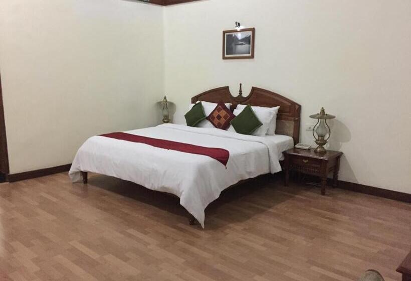 디럭스 룸, The Mascot Hotel   A Heritage Living Experience