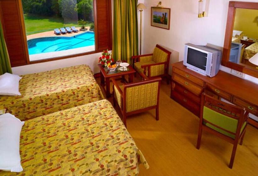 Premium Kamer, The Mascot Hotel   A Heritage Living Experience