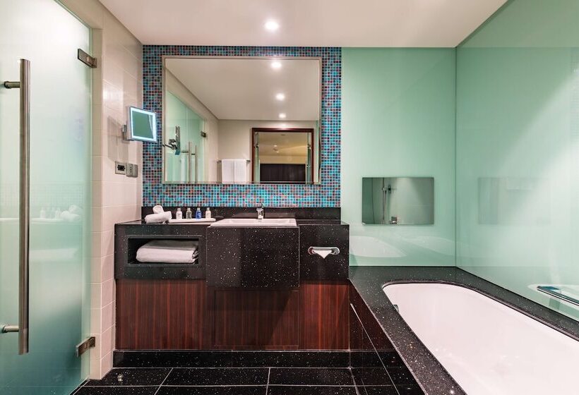 سوییت, Radisson Blu Hotel, Kuwait