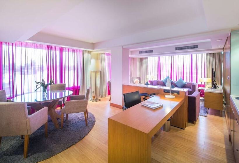 سوییت, Radisson Blu Hotel, Kuwait