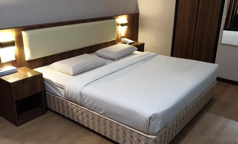Family Suite, Samila