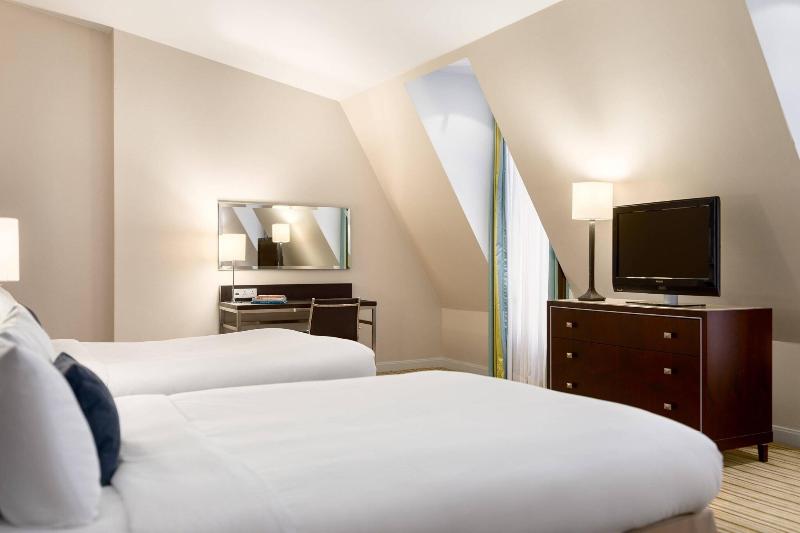 家庭间, Renaissance Amsterdam