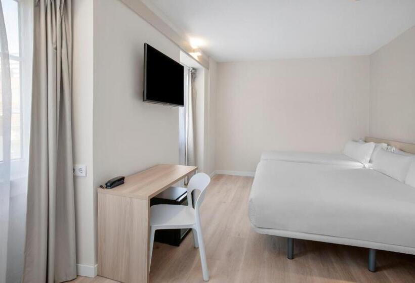 Номер Стандарт Трехместный, B&B Hotel Figueira Da Foz