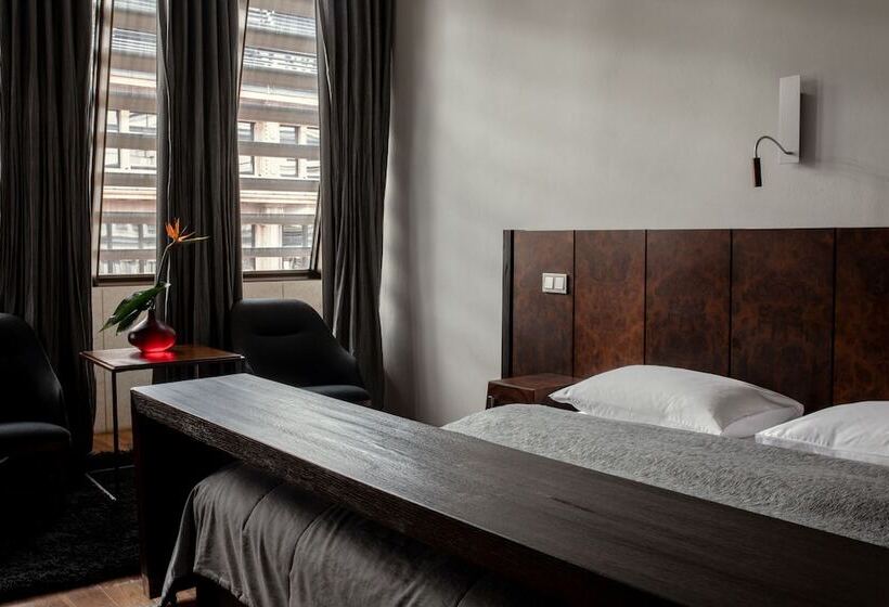 Quarto Estandar, Monopol