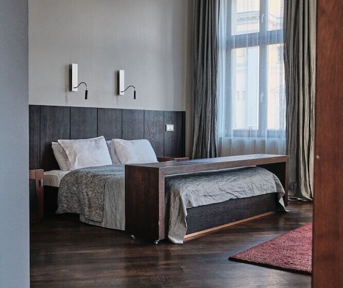 Quarto Estandar, Monopol