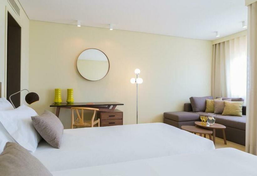 4인용 수피리어 룸, Ozadi Tavira