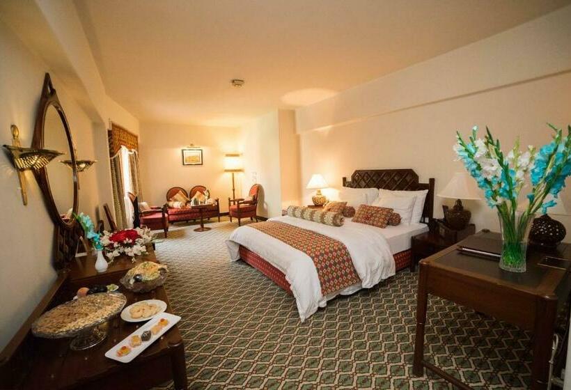 اتاق استاندارد, Quetta Serena