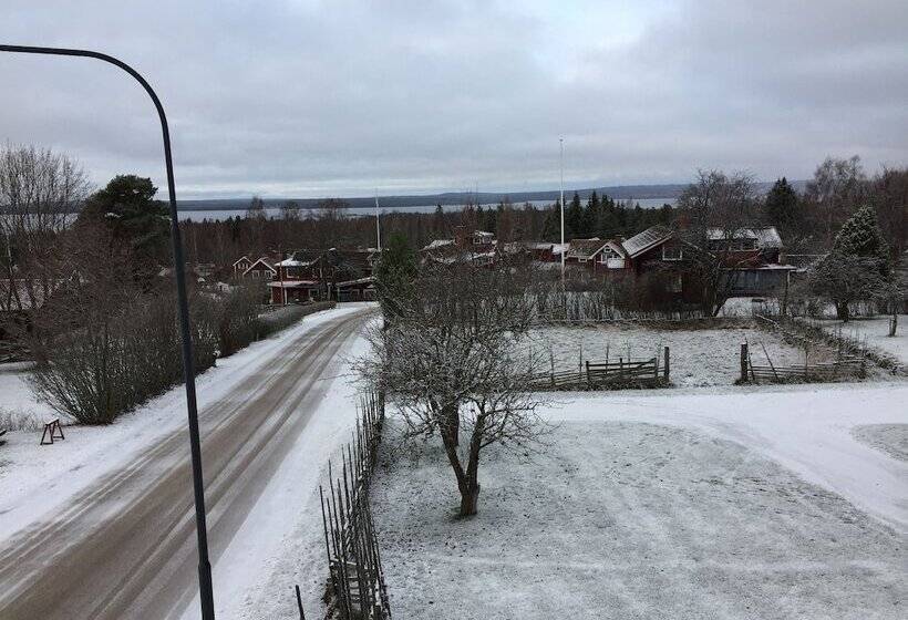 غرفة عائلية, L Klockargården