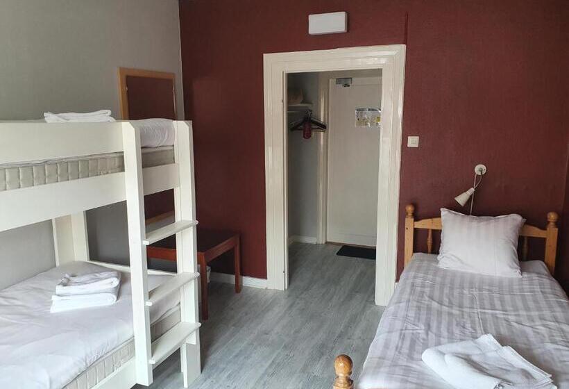 Номер Стандарт Трехместный, Saga Hotell