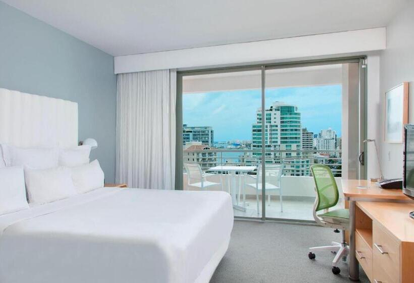 اتاق استاندارد با تخت بزرگ, La Concha Renaissance San Juan Resort