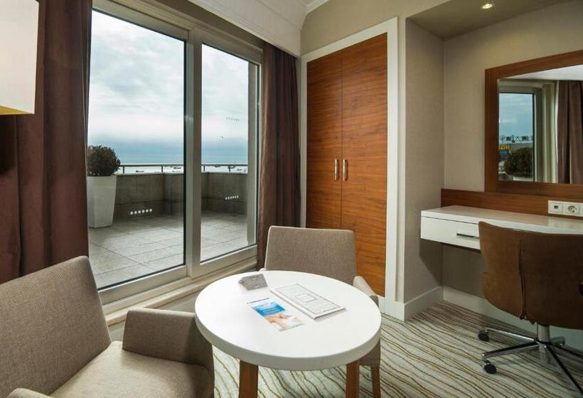 バルコニーつきオーシャンビュースーペリアルーム, Radisson Hotel President Old Town Istanbul