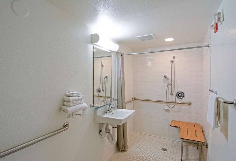 장애인을 위한 스탠다드 룸, Motel 6 Redding, Ca  South