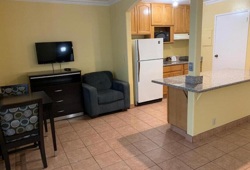 带3个卧室的套间, Olive Tree Inn & Suites